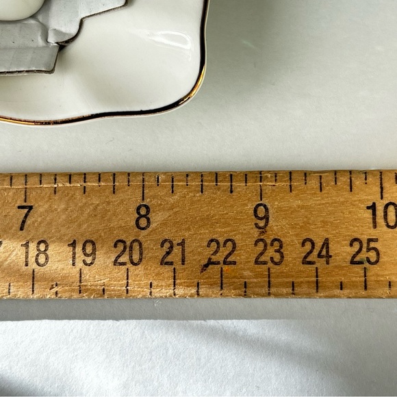 🌴Classy Threshold White and Gold Ribbed Stoneware Butter Dish - Picture 7 of 13